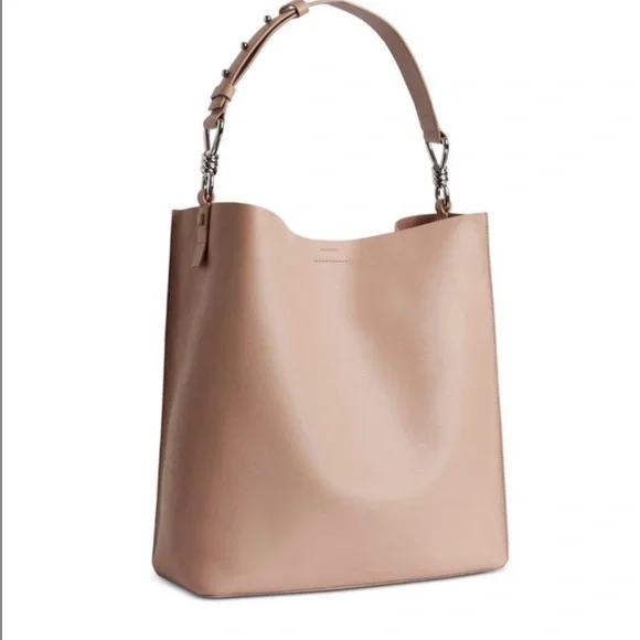 ALLSAINTS CAPTAIN LEATHER NORTH TOTE

SOUTH USED A FEW TIMES JUST LIKE BRAND NEW - Picture 2 of 11